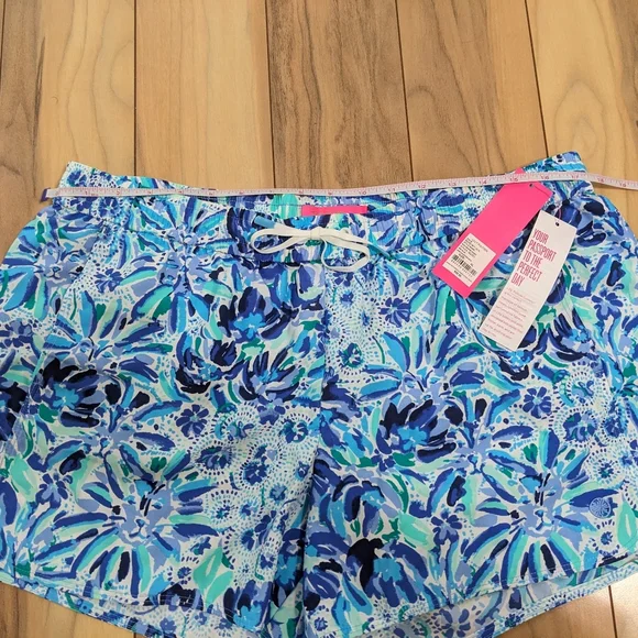 NWT! Lilly Pulitzer Luxletic Run Around Shorts Iris Blue High Maintenance XL - Picture 10 of 15